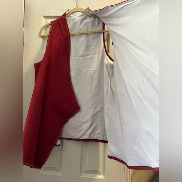Red Quilt-Look Vest - Picture 2 of 4